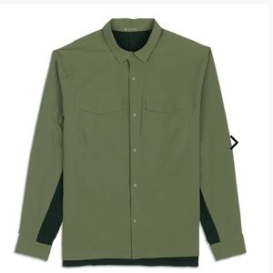 Lululemon mens double pocket shirt
